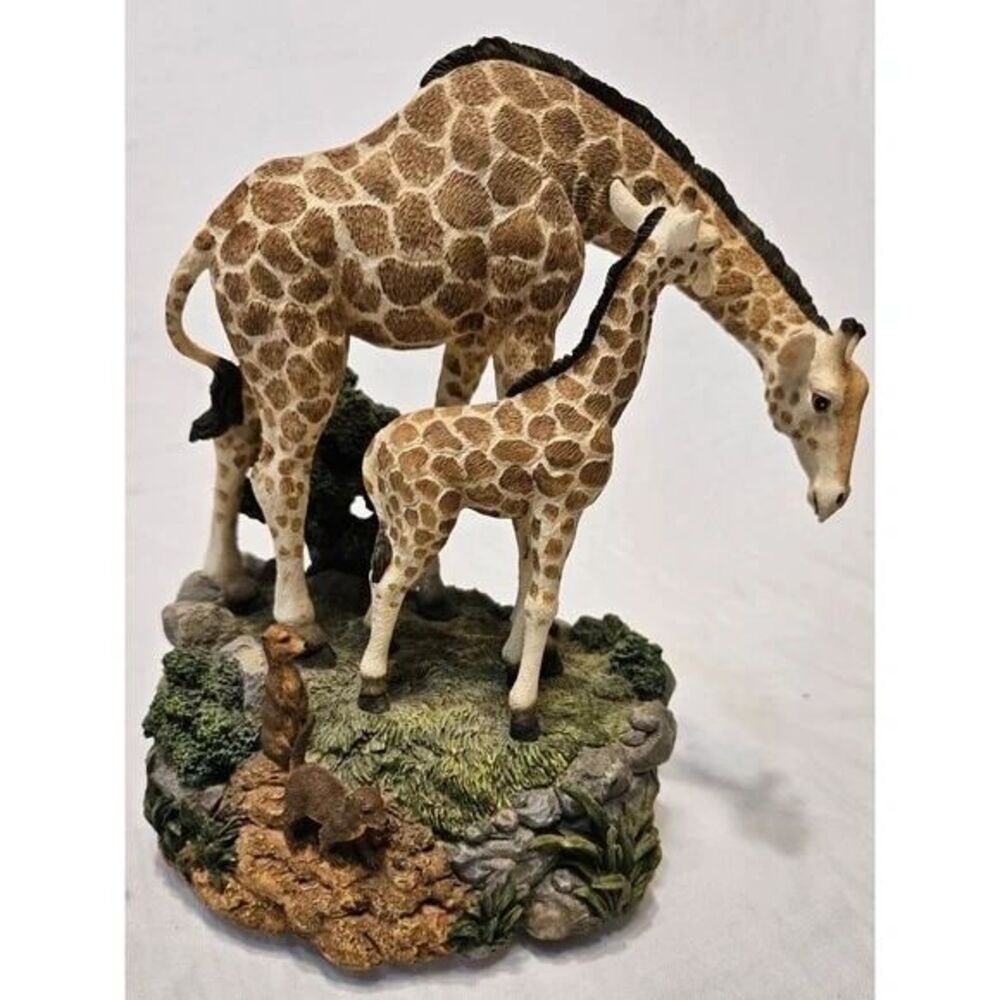 Vintage San Francisco Music Box National Geographic Society Giraffe Mom & Calf